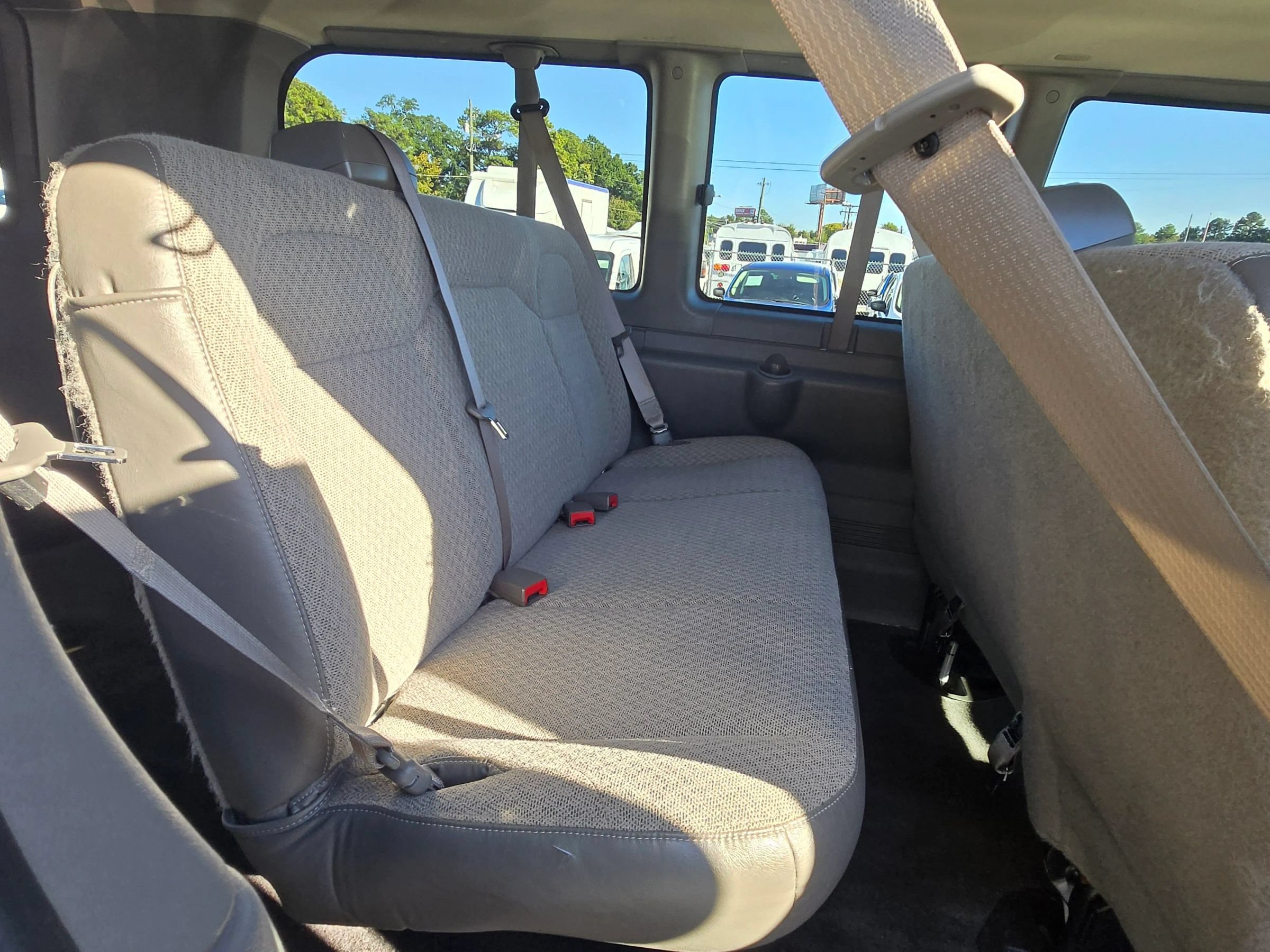 Used 2017 Chevrolet Express 2500 LS RWD image 19