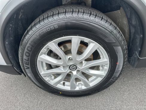 Used 2020 Nissan Rogue SV AWD/4WD image 12