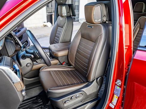 Used 2025 GMC Yukon Denali Ultimate image 31