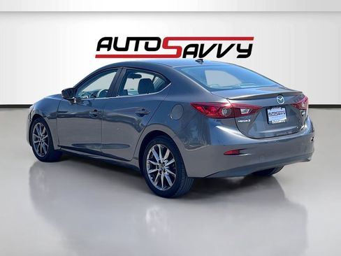 Used 2018 MAZDA MAZDA3 Touring FWD image 5
