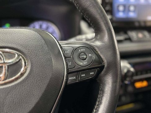 Used 2021 Toyota RAV4 XLE Premium AWD/4WD image 30