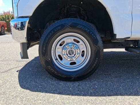 Used 2022 Ford F250 XL w/ Power Equipment Group AWD/4WD image 23