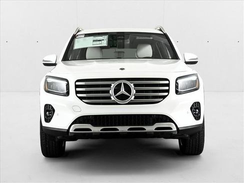 New 2025 Mercedes-Benz GLB 250 4MATIC image 2