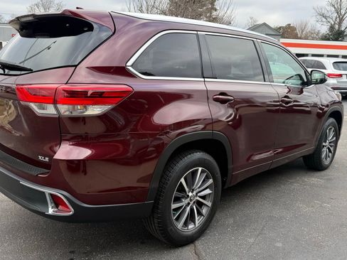 Used 2017 Toyota Highlander XLE image 10
