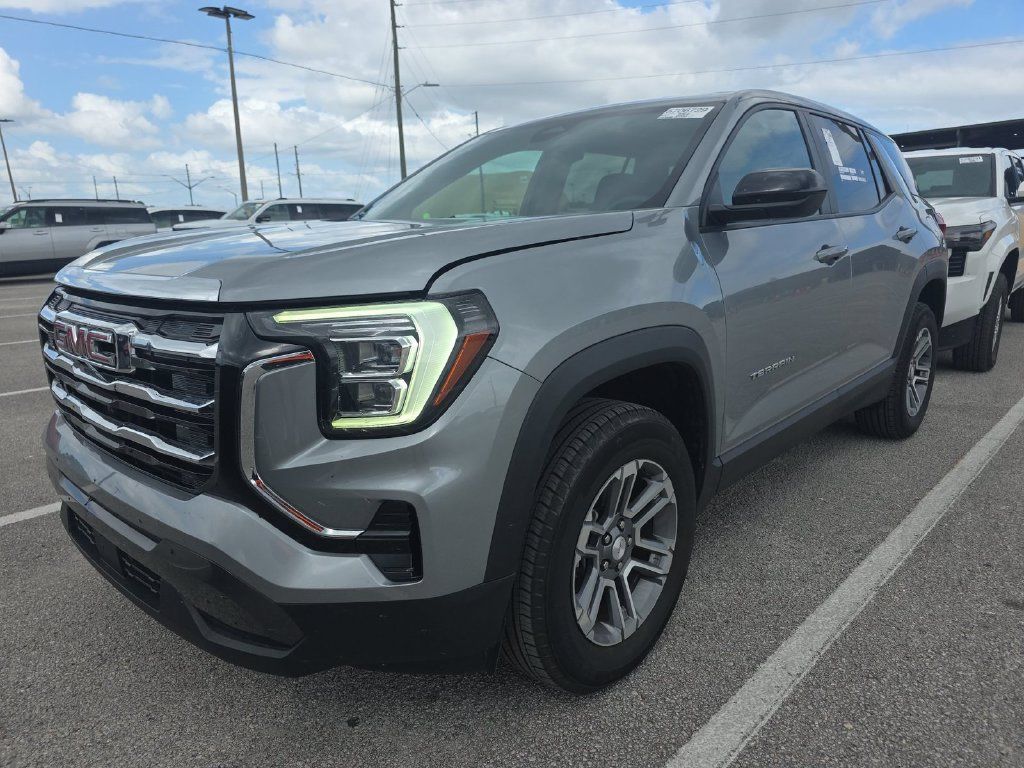Used 2025 GMC Terrain Elevation FWD image 1