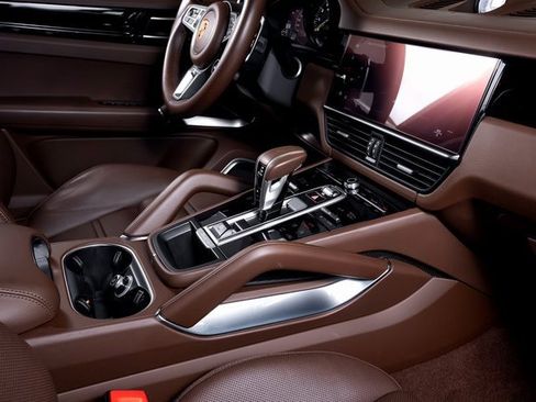 Used 2022 Porsche Cayenne Turbo S image 56