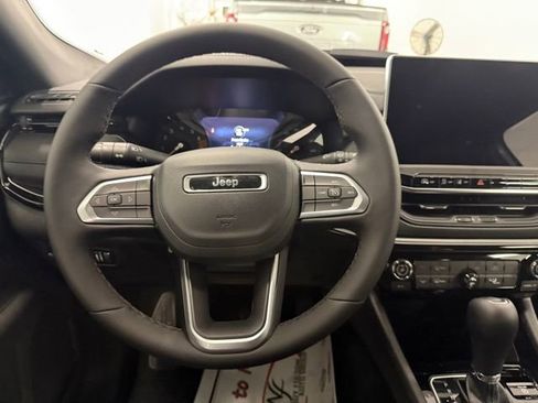 New 2026 Jeep Compass Latitude image 17