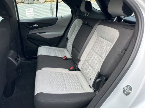 Used 2023 Chevrolet Equinox LS FWD image 22