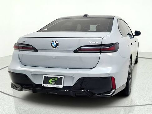 Used 2026 BMW 740i xDrive AWD/4WD image 8