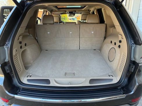 Used 2020 Jeep Grand Cherokee Overland image 31