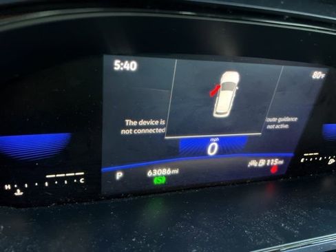 Used 2022 Volkswagen Taos SE image 2