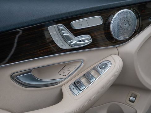 Used 2020 Mercedes-Benz C 300 4MATIC Sedan image 23