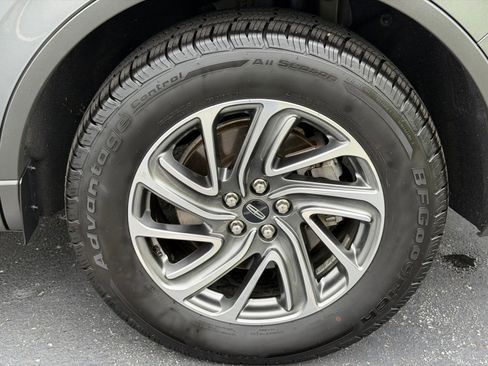Used 2023 Lincoln Aviator AWD w/ Elements Package image 32