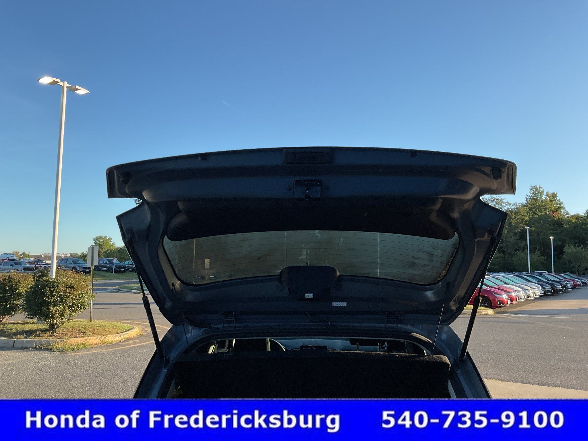 Used 2023 Hyundai Venue SE FWD image 17