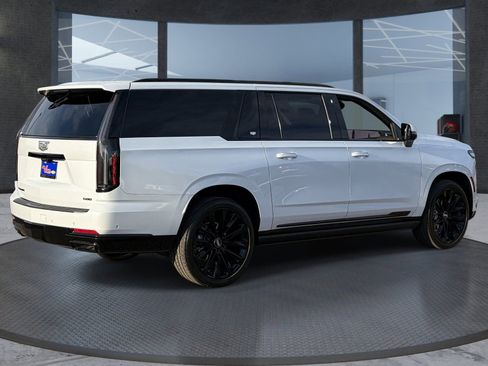 Certified 2026 Cadillac Escalade ESV Sport w/ LPO, ONYX Package AWD/4WD image 6