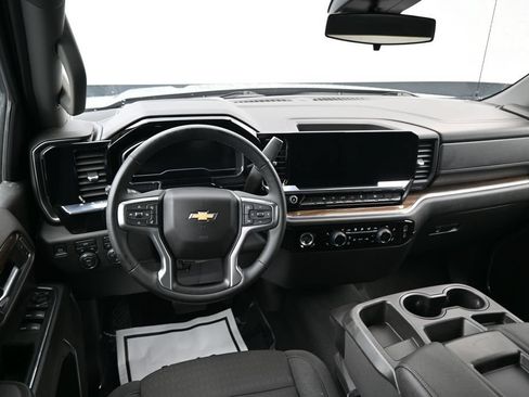 Used 2023 Chevrolet Silverado 1500 LT AWD/4WD image 11