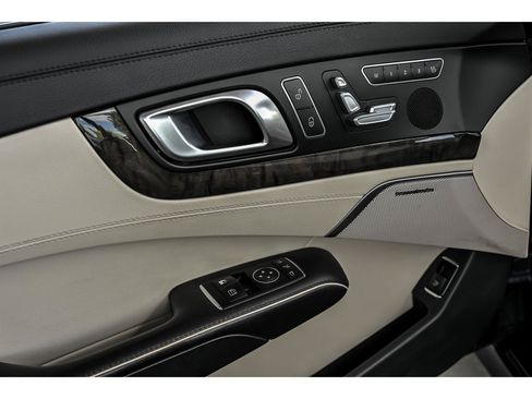 Used 2015 Mercedes-Benz SL 550 image 9