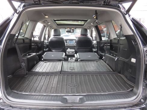 Used 2015 Toyota Highlander Limited Platinum AWD/4WD image 29