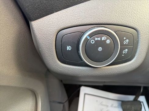 Used 2021 Ford Transit Connect XLT image 25