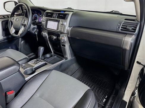 Used 2018 Toyota 4Runner SR5 image 26