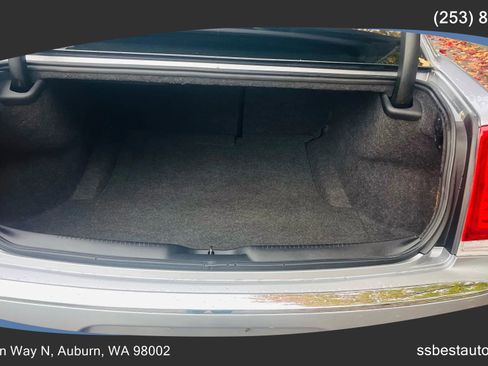 Used 2016 Chrysler 300 Limited image 19