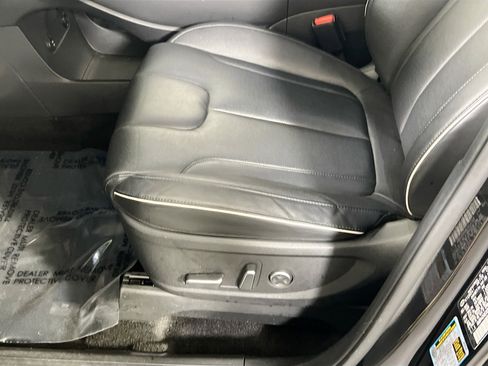Used 2023 Hyundai Palisade SEL w/ Premium Package AWD/4WD image 19