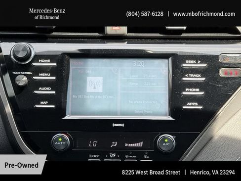 Used 2020 Toyota Camry SE w/ Convenience Package FWD image 18