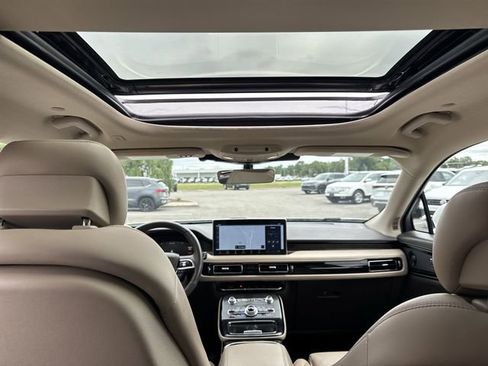 Used 2022 Lincoln Nautilus Reserve w/ Equipment Group 201A image 21