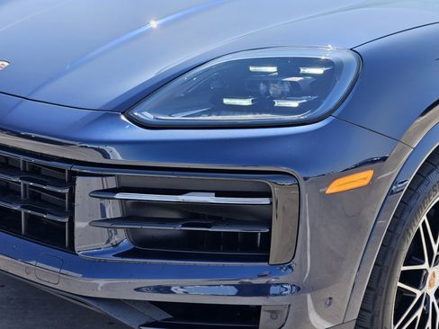 Certified 2026 Porsche Cayenne Coupe AWD/4WD image 12
