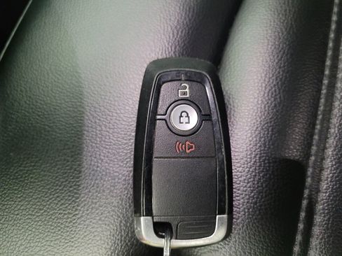 Used 2023 Ford Edge SEL image 32