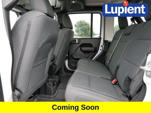 Used 2025 Jeep Wrangler Unlimited Sport AWD/4WD image 9