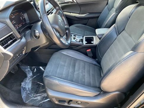 Used 2024 Mitsubishi Outlander 4WD Plug-In Hybrid image 11