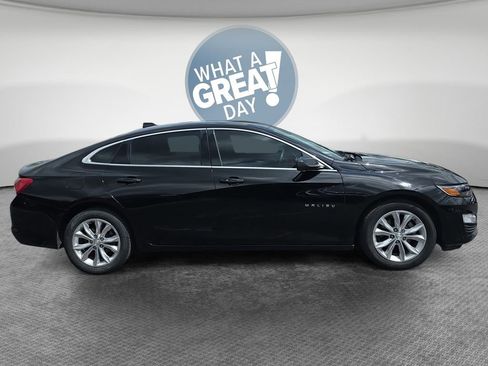 Used 2020 Chevrolet Malibu LT image 2