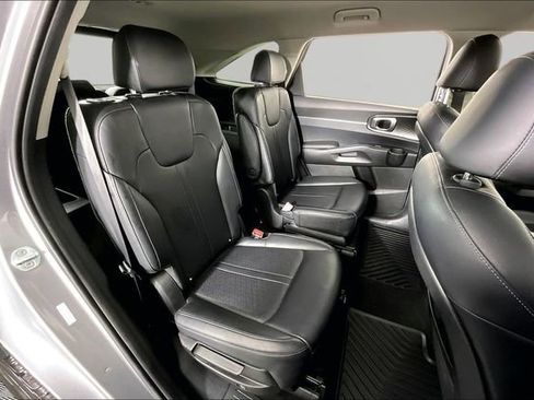 Used 2022 Kia Sorento S FWD image 24