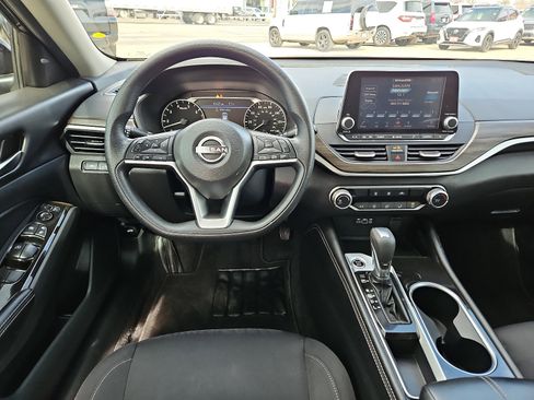 Used 2023 Nissan Altima 2.5 SV image 7