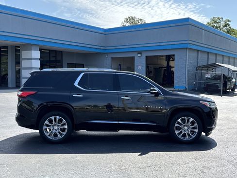 Used 2018 Chevrolet Traverse Premier w/ Driver Confidence II Package FWD image 7
