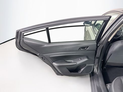 Used 2025 Nissan Altima 2.5 SV image 25