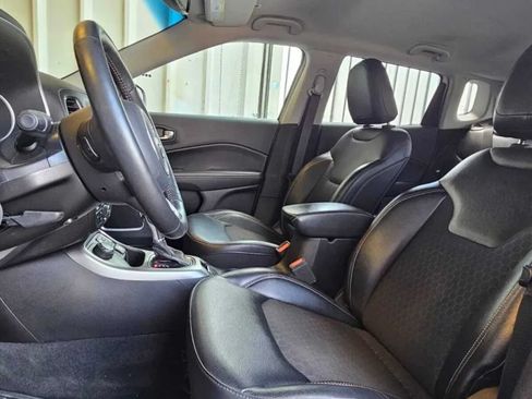 Used 2019 Jeep Compass Latitude w/ Popular Equipment Group AWD/4WD image 12