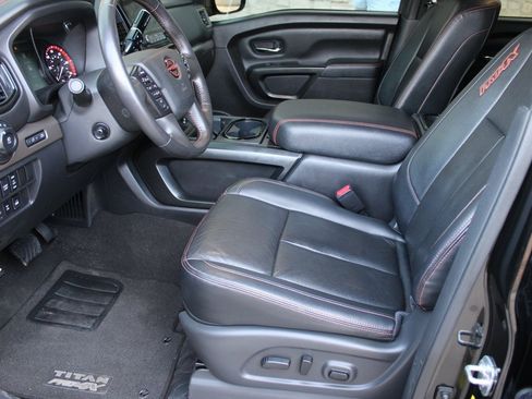 Used 2024 Nissan Titan PRO-4X w/ Pro-4x Convenience Package image 16