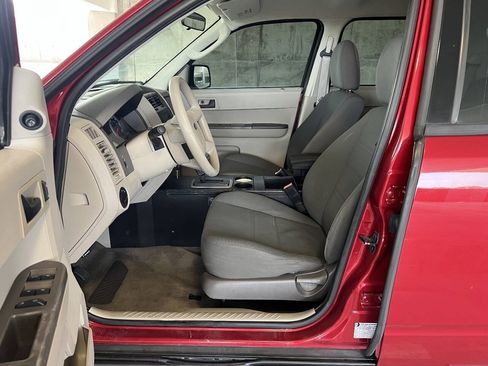 Used 2009 Ford Escape XLS AWD/4WD image 17