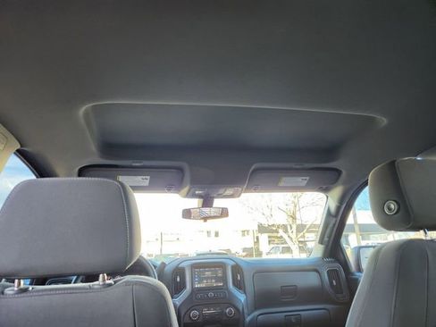 Used 2022 Chevrolet Silverado 1500 Custom image 18