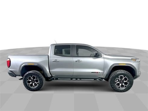 New 2025 GMC Canyon AT4 w/ AT4X Package image 9