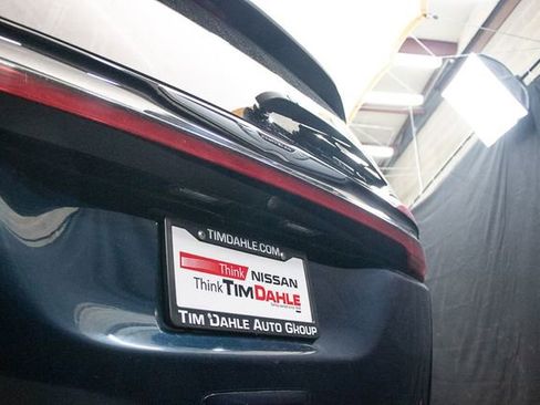 Used 2023 Chrysler Pacifica Limited FWD image 13