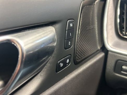 Used 2020 Volvo XC60 T6 Momentum image 21