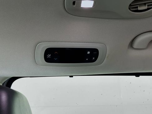 Certified 2024 Chrysler Pacifica Touring-L image 35