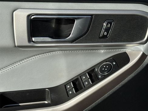 Used 2023 Ford Explorer XLT w/ Equipment Group 202A AWD/4WD image 30