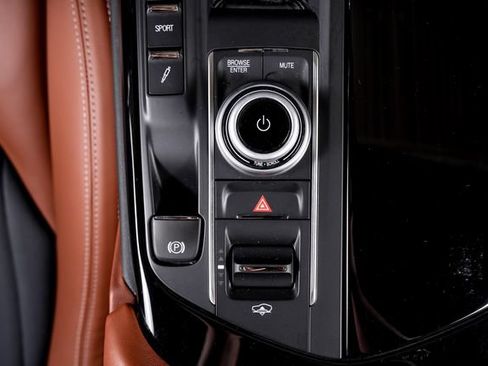 Used 2023 Maserati Levante GT AWD/4WD image 47
