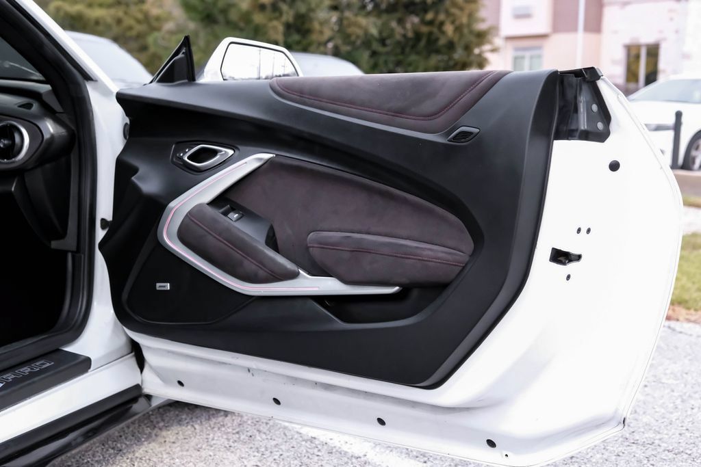 Used 2018 Chevrolet Camaro ZL1 RWD image 23
