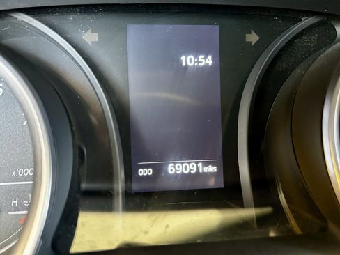 Used 2023 Toyota Camry LE image 20