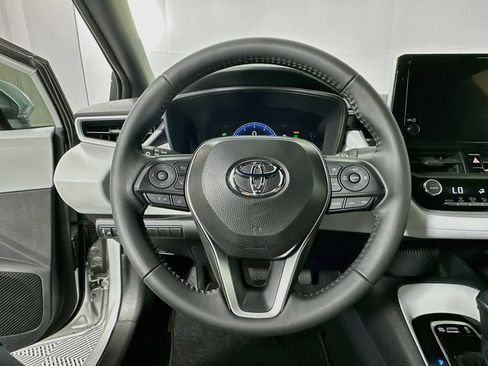 Used 2026 Toyota Corolla SE FWD image 11